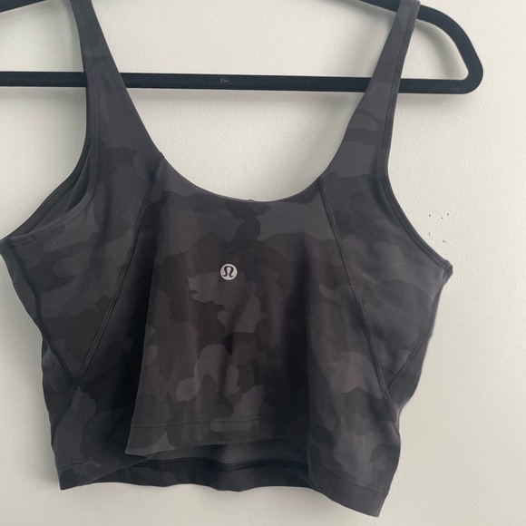 Lululemon cropped tank top size 8 - Picture 2 of 2